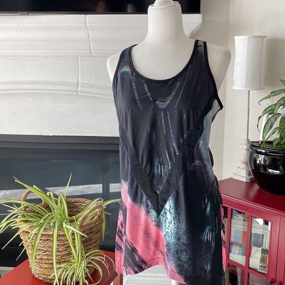 Nanette Lepore Tunic Key Hole Tank Top Black Pink Side Slit Workout Exercises M - Picture 10 of 10